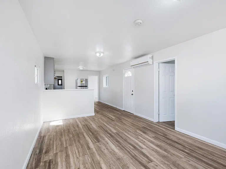 3087 Inez St — Photo 9