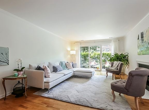 5th image of 901 Hinman Ave APT 1B