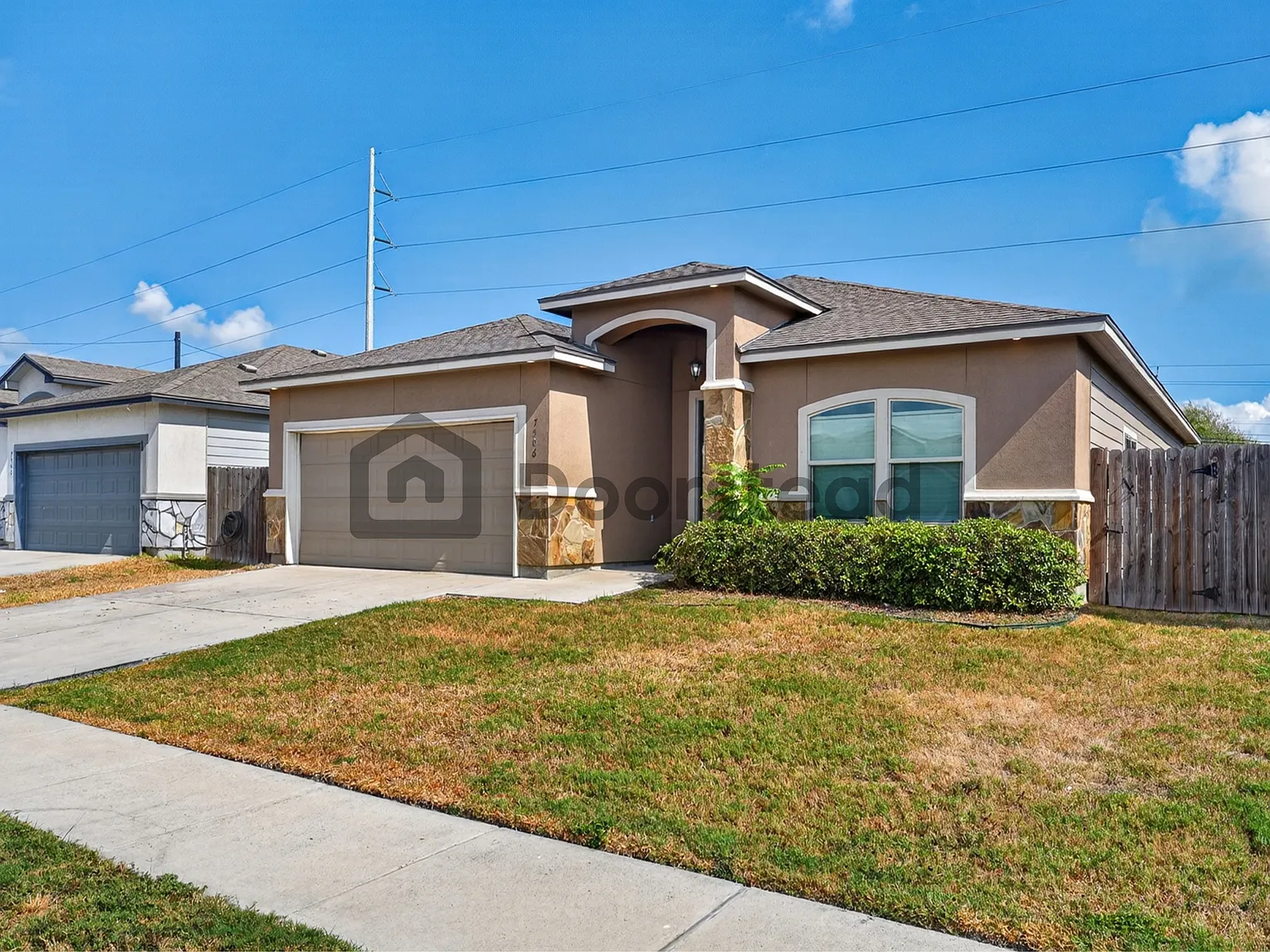 4 bed, 2.0 bath, 1717 sqft, $2,400 — Photo 2