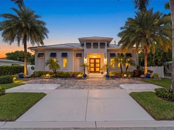 665 10th ST N, NAPLES, FL 34102