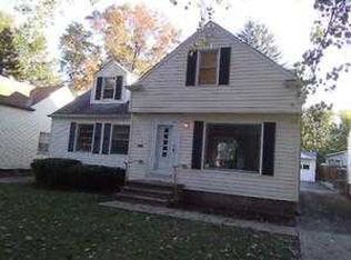 453 Greenvale Dr, South Euclid, OH 44121