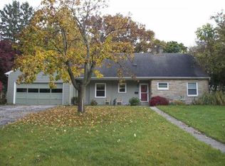 1445 Lawndale Rd, Elkhart, IN 46514