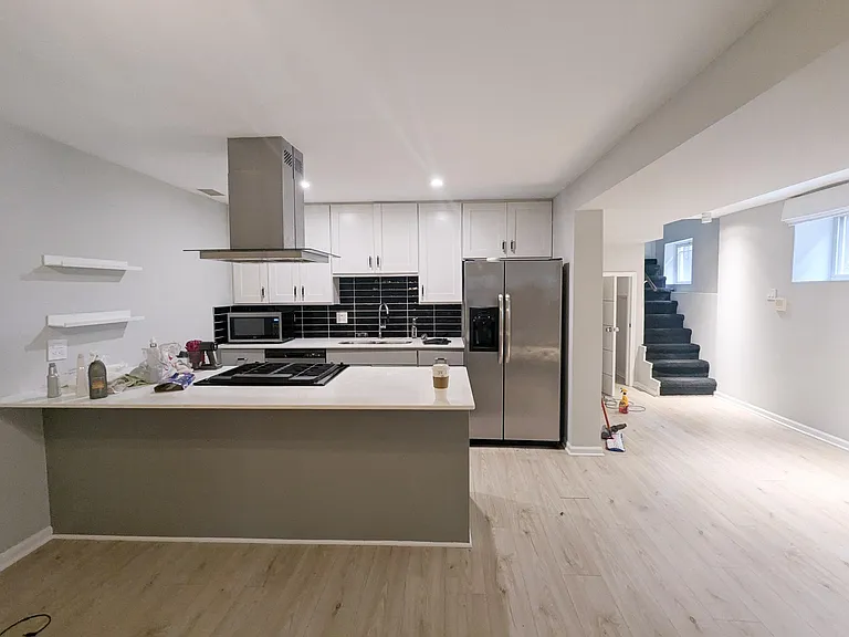 633 W. Arlington Pl. — Photo 3
