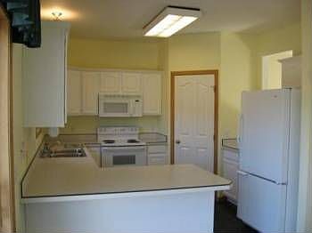 5th image of 4448 San Fernando Dr