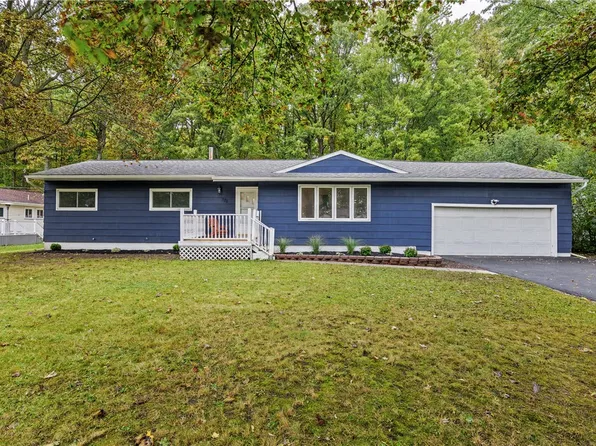 276 Wildbriar Rd, Rochester, NY 14623