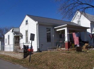 818 S 12th St, Quincy, IL 62301