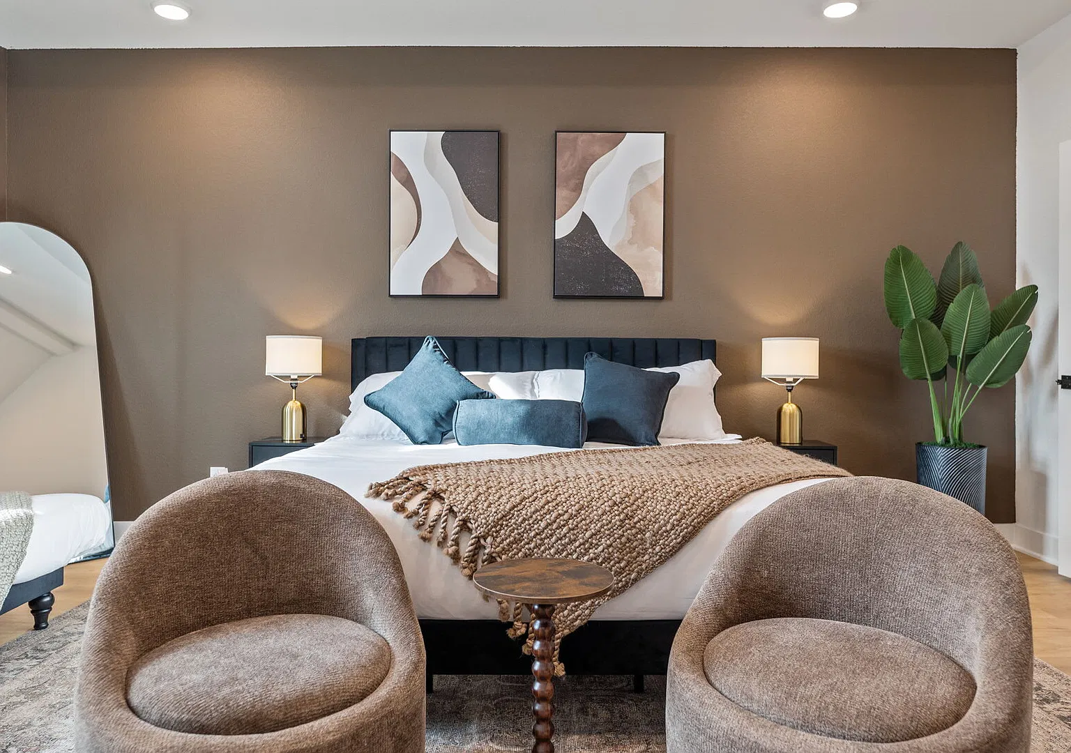 New 3BR Houston Townhome w/ Private Hot Tub — Photo 4