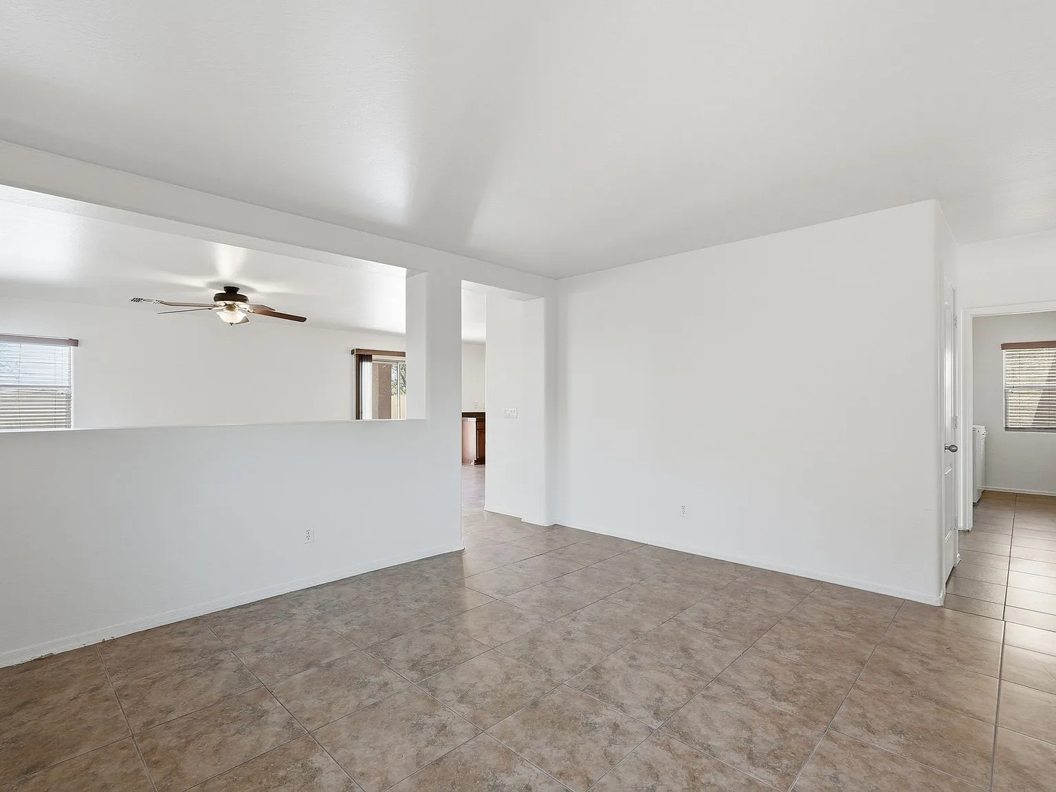 3 bed, 2.5 bath, 2011 sqft, $1,750 — Photo 4