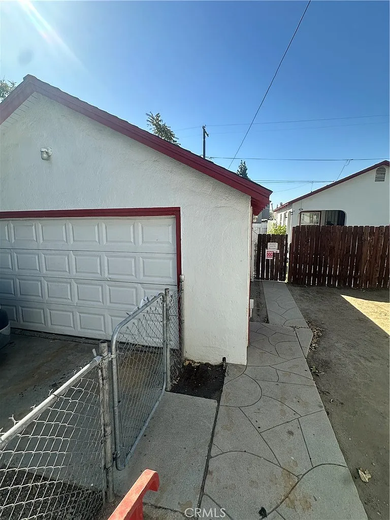 3 bed, 1225 sqft, $1,650 — Photo 2