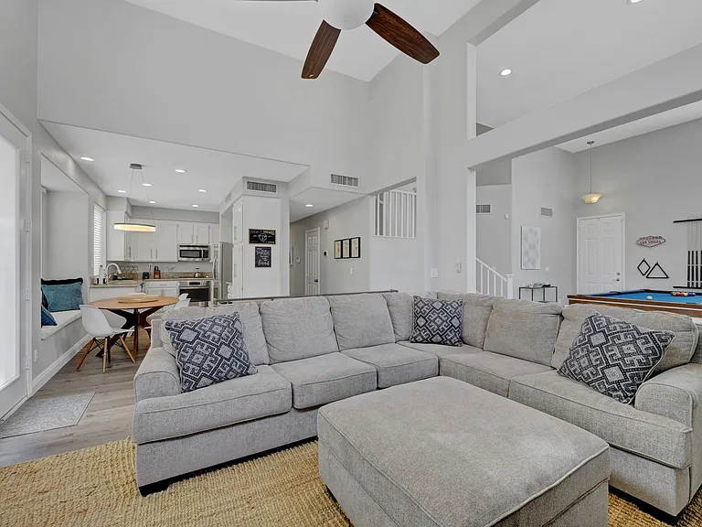 2239 Le Conte Ave — Photo 12