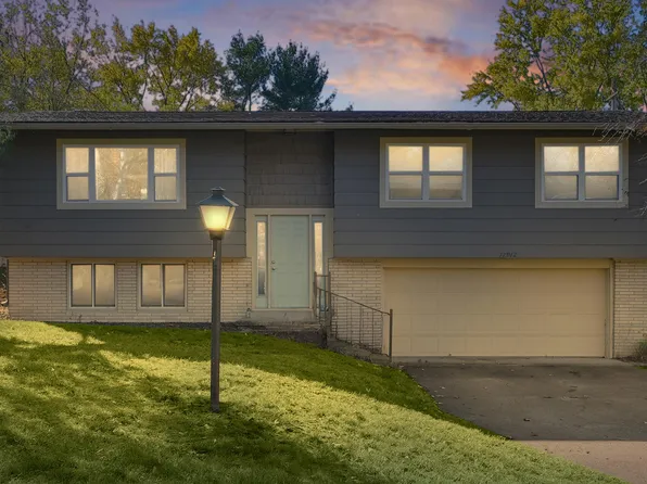 17912 Mohawk Dr, Spring Lake, MI 49456