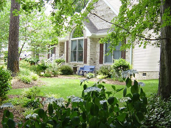 Right side street view