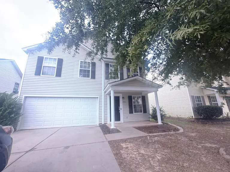 1755 Polaris Dr — Photo 2