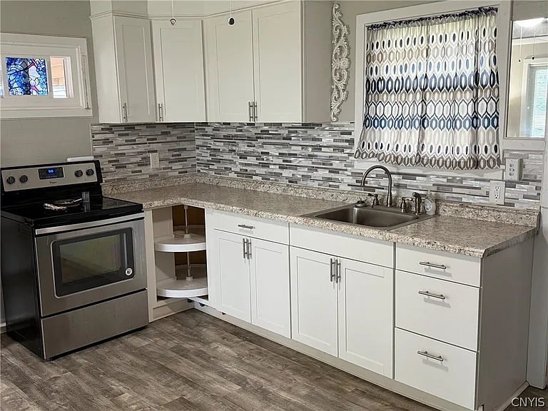 104 Orchard Ave — Photo 3