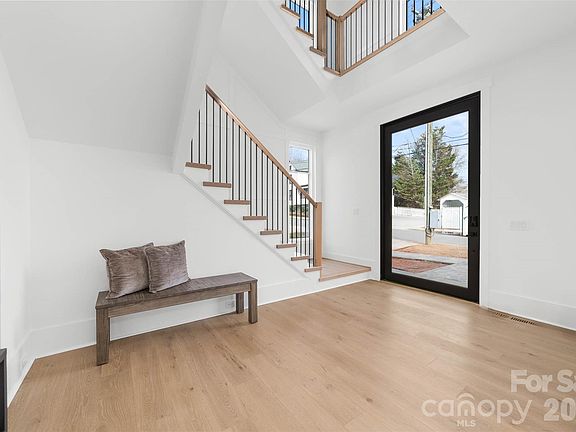 3rd image of 216 Walnut St
