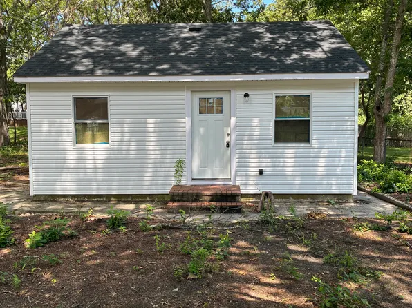 59 Tarkill Rd, Ridge, NY 11961