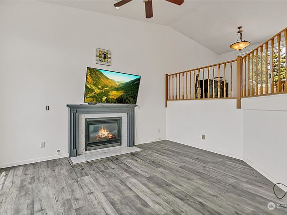 4th image of 102 16th Avenue Ct