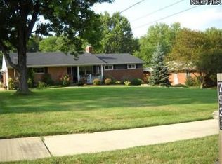 7923 Dalebrook Rd, Independence, OH 44131