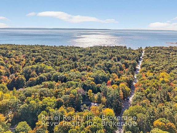 3rd image of 683 Lafontaine Rd W