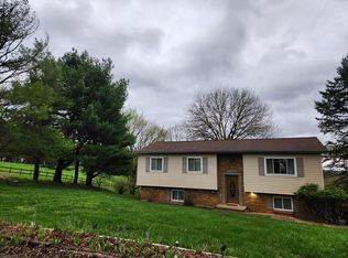 588 Blairs Ridge Rd, Moundsville, WV 26041