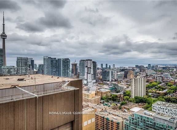 5th image of 426 University Ave #3608