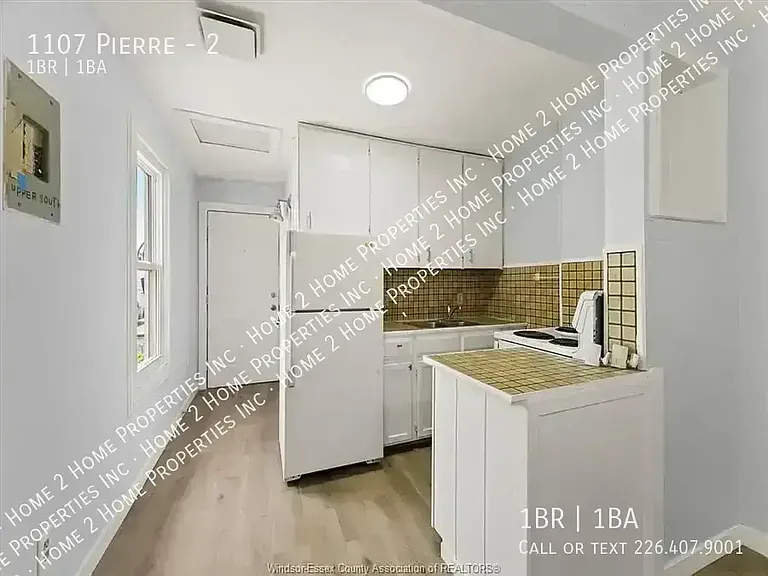 1107 Pierre Ave #2 — Photo 3