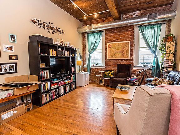 2nd image of 21 E Columbia Ave APT 205