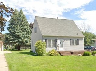 1925 Easton Ave, Waterloo, IA 50702