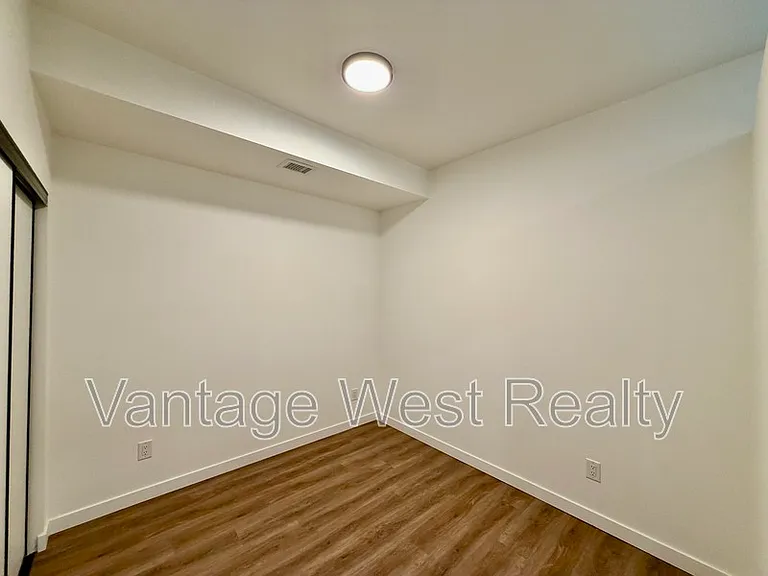 615 Rutland Rd N #101 — Photo 7