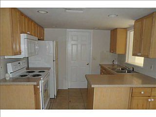 2nd image of 1327 Persimmon Dr