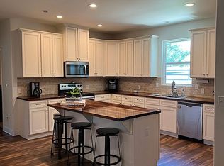 238 Valley Oak Dr, Bandera, TX 78003