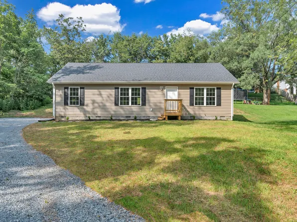 1800 Hardy Rd, Vinton, VA 24179