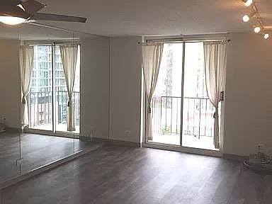 2nd image of 1210 N La Salle St #1305