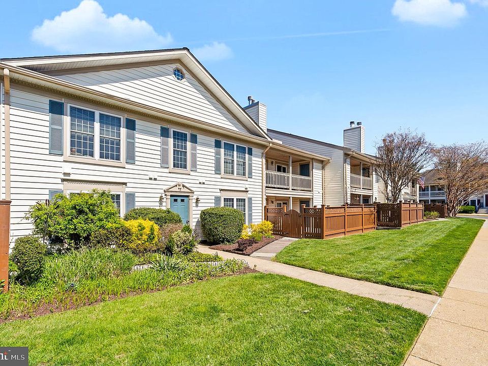 1st image of 6060 Essex Ct House B