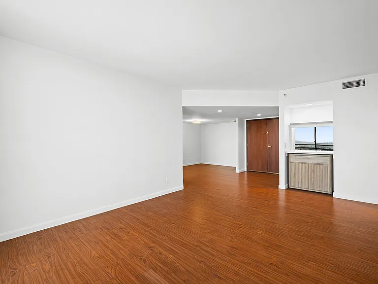343 Pioneer Dr #1703 — Photo 8