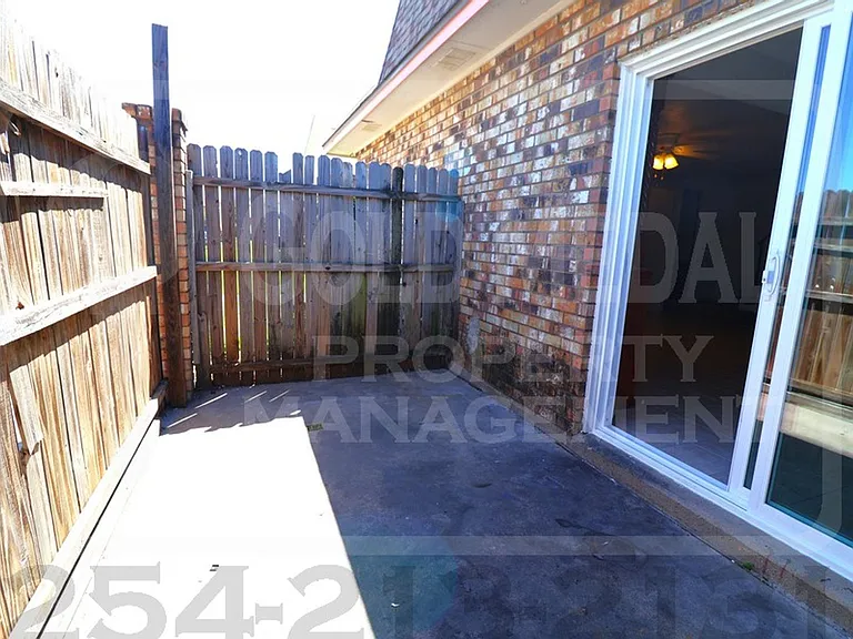 3906 Charolais Dr — Photo 20