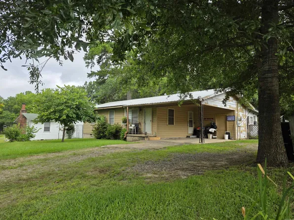 2005 Andrys St, Mena, AR 71953