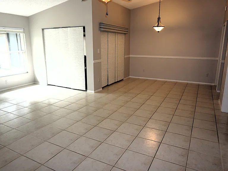 10603 Leafy Way — Photo 5