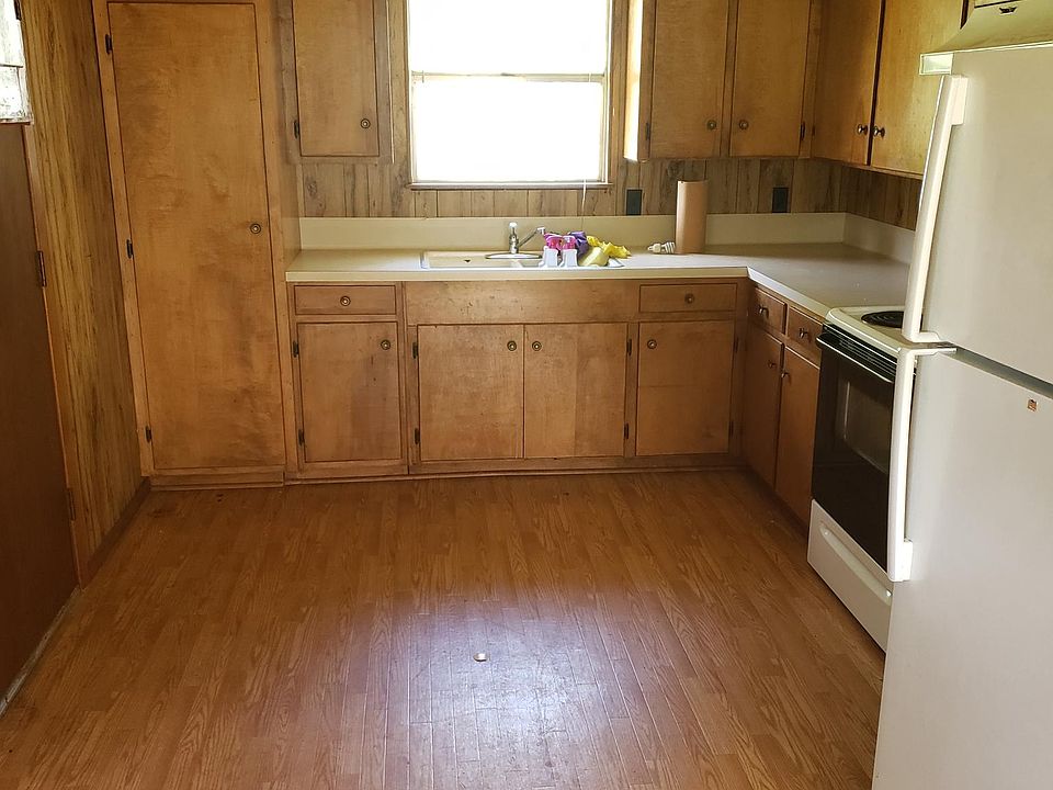 1st image of 815 Cypress Ln