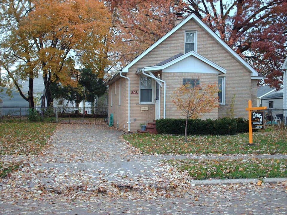 Autumn view of property shows how pretty lot is