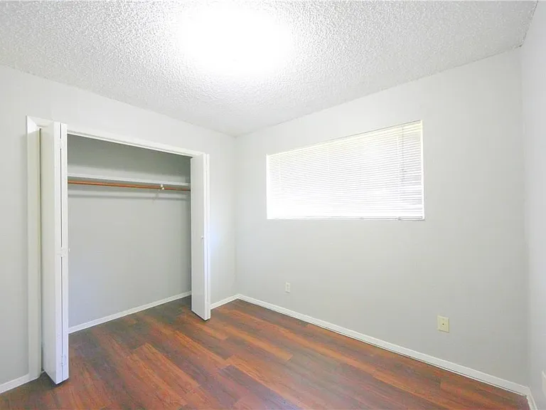 1013 Fieldwood Dr #B — Photo 14