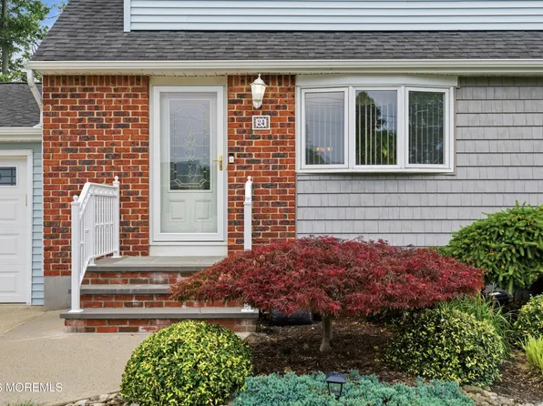24 Deerwood Avenue, Edison, NJ 08817