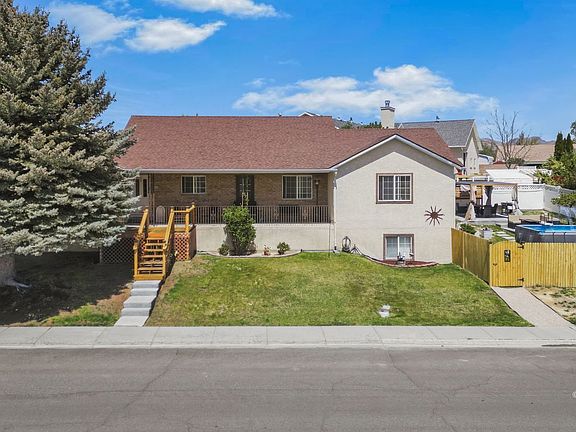 2nd image of 322 Cottonwood Dr