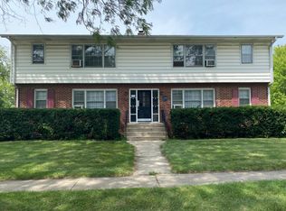 234 Pomeroy Ave APT 2W, Crystal Lake, IL 60014