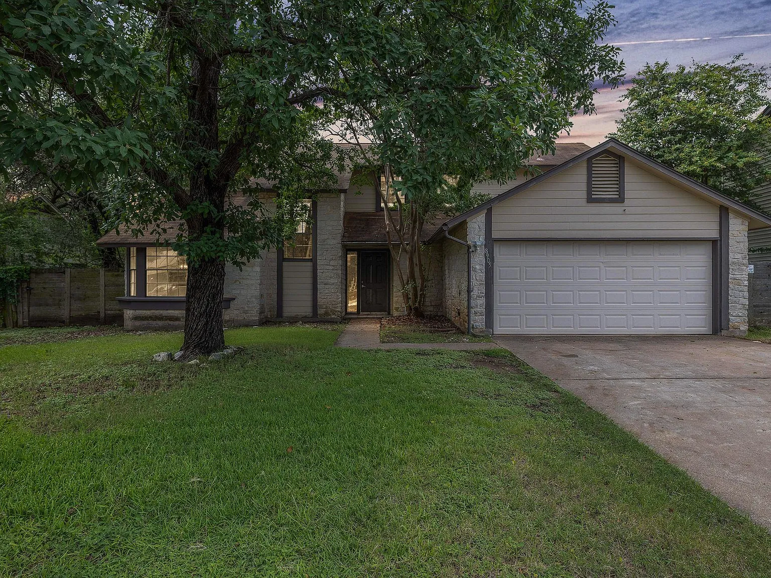 4 bed, 2.5 bath, 2139 sqft, $2,550 — Photo 2