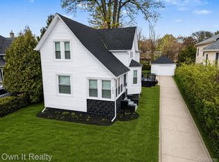 168 Kerby Rd, Grosse Pointe Farms, MI 48236