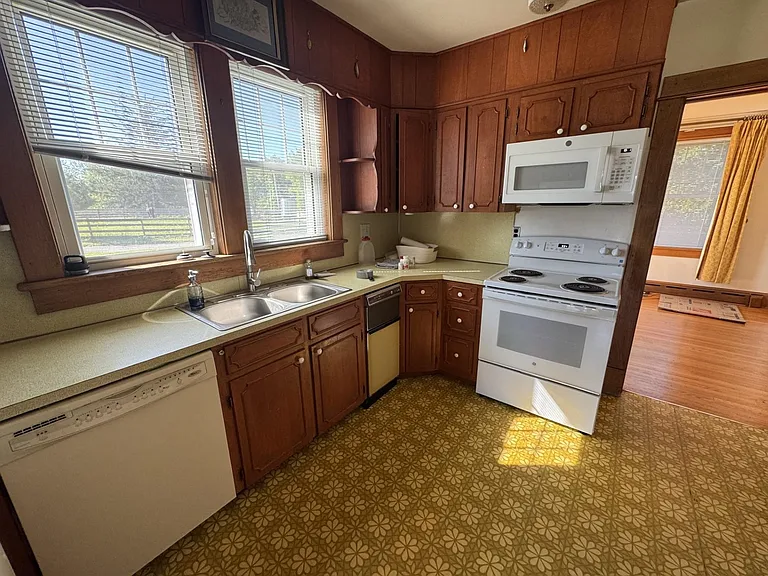 979 Jacob Burner Dr — Photo 5