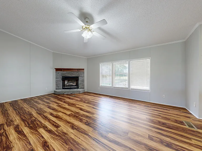 6498 Central Ave — Photo 4