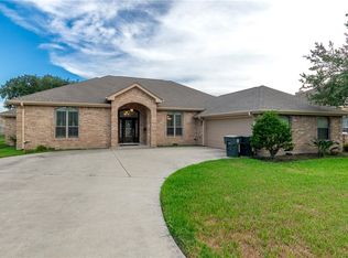 1904 Santa Rosa Dr, Alice, TX 78332
