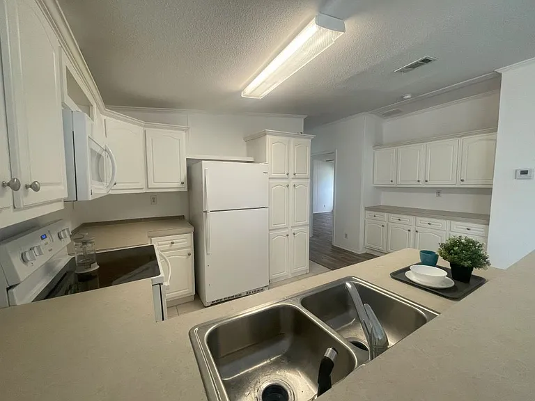 20 Glen Cove Ct #46 — Photo 3